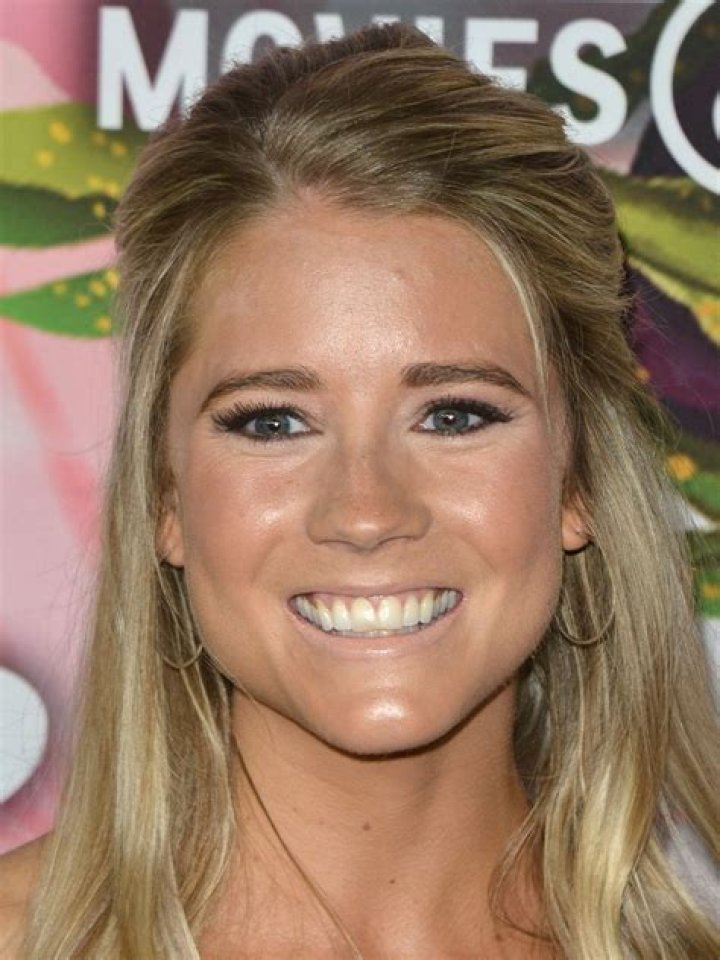 56 best Actress Cassidy Gifford images on Pinterest Gallows, Hanger
