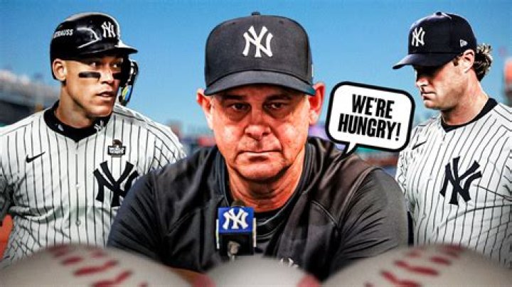 Aaron Boone signs contract extension with Yankees