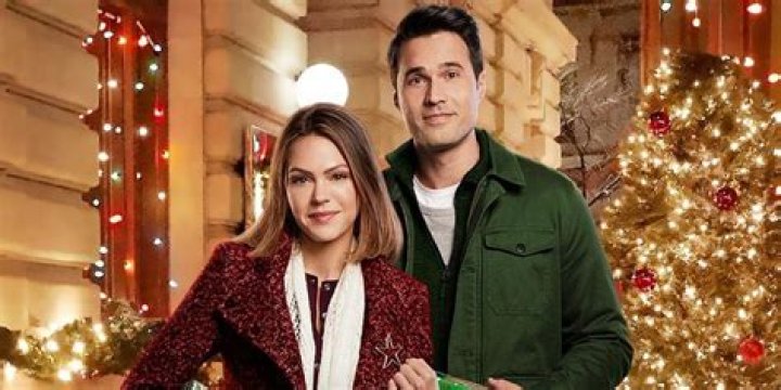 Aime&eacute; Teegarden And Partner Chris Skinner Dating Since 2012