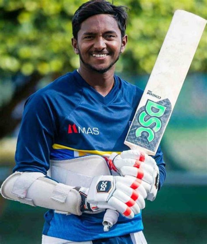 Akila Dananjaya (Cricketer) Height, Age, Wife, Family, Biography & More