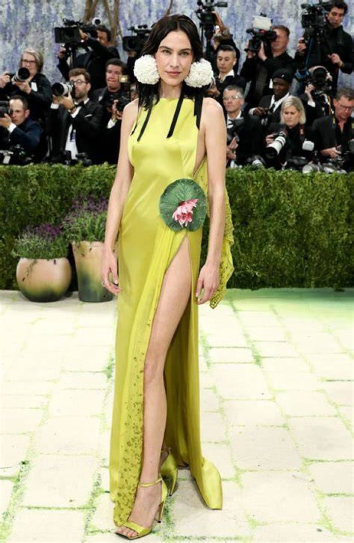 Alexa Chung Height Weight Body Statistics Boyfriend Healthy Celeb