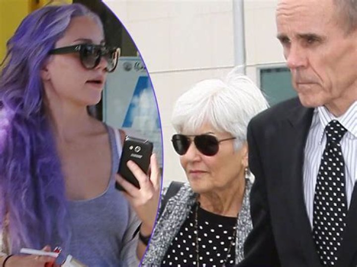 Amanda Bynes&rsquo; Parents Moving Back To Texas &mdash; Inside The Heartbreaking