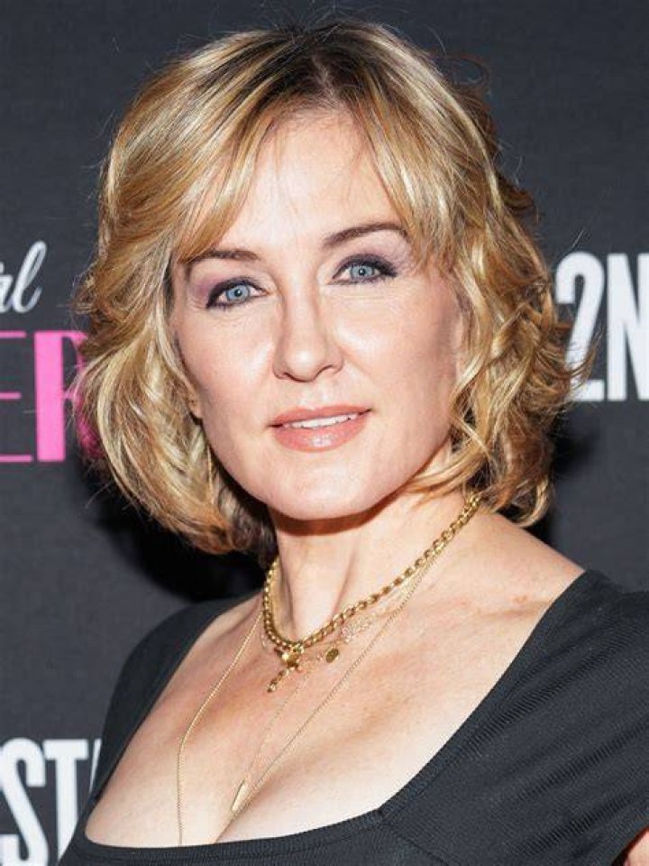 Amy Carlson High quality image size 2000x3000 of Amy Carlson Photos