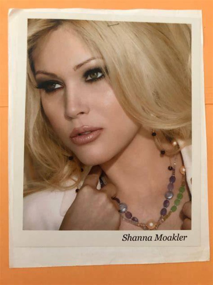 An image of Shanna Moakler and Oscar De La Hoya
