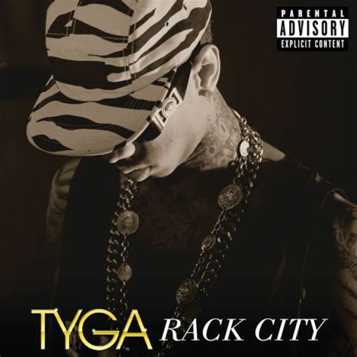 An image of Tyga and Selena Gomez hanging out 