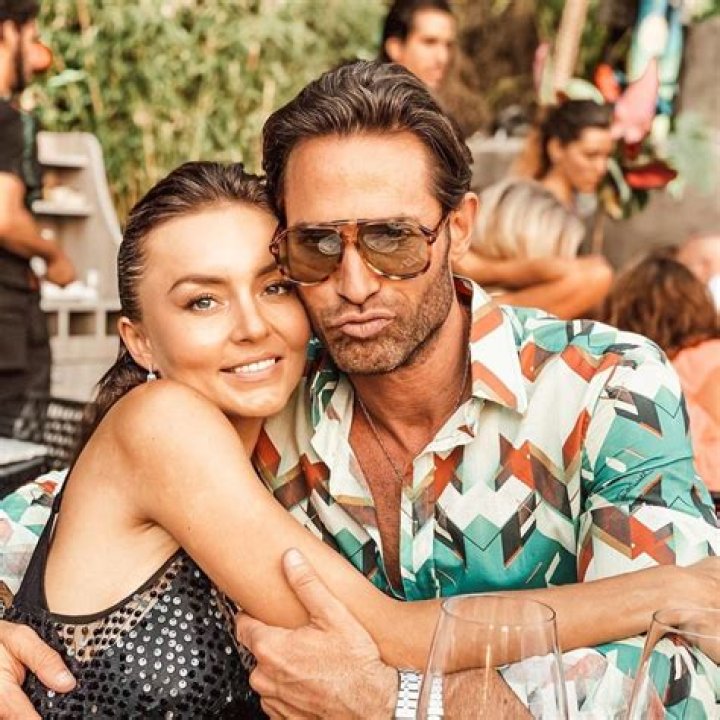 Angelique Boyer prefiere que Sebasti&aacute;n Rulli no le proponga matrimonio
