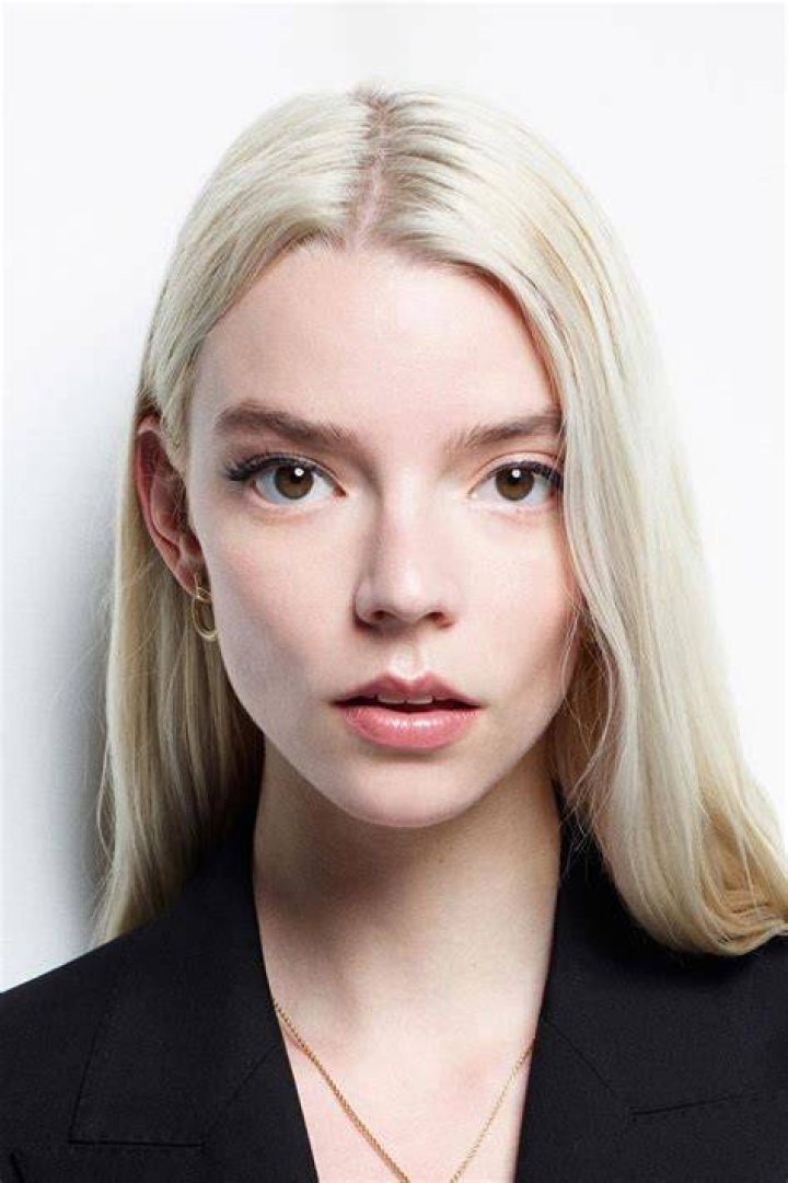 Anya TaylorJoy actress in The Witch Anna TaylorJoy actress bio