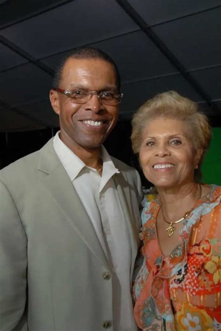 Ardythe Bullard(Gale Sayers Wife) Bio, Wiki, Age, Height and Net Worth