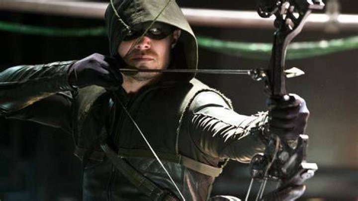 Arrow star Stephen Amell reveals wife Cassandra Jean is pregnant