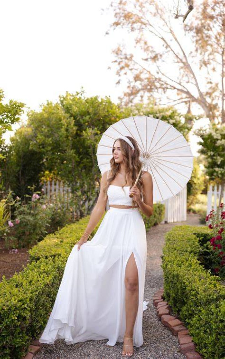 Aryn DrakeLee Bio Wiki, Wedding, Net Worth, Baby, Married, Marriage