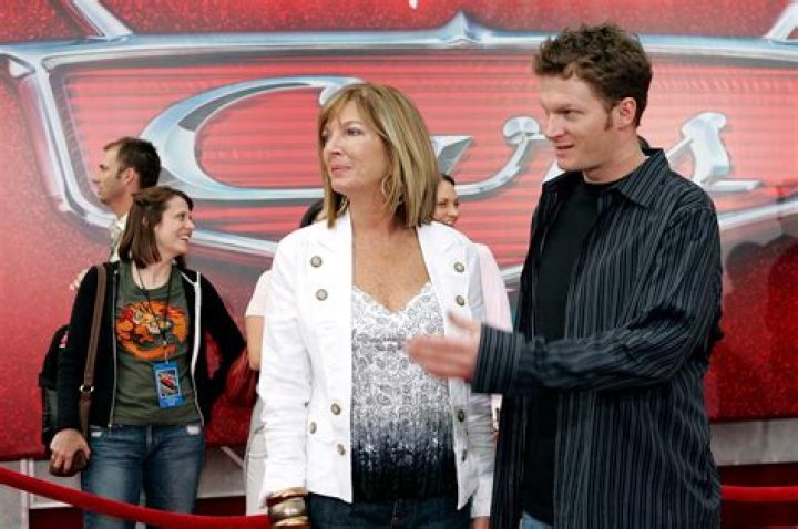Brenda Jackson, mother of racer Dale Earnhardt, dies
