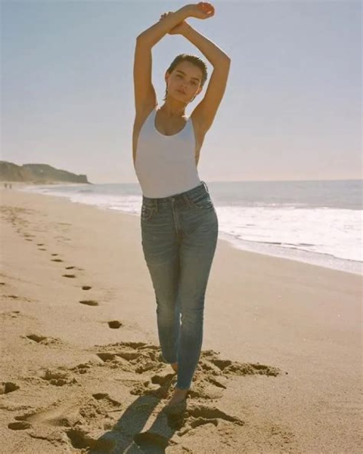 Brianna Hildebrand Hot Bikini Pictures Looking Very Sexy In Long Hair
