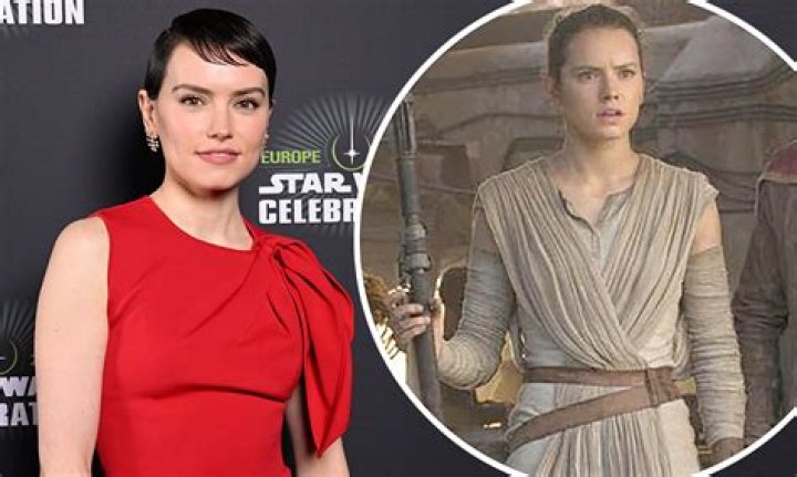 Daisy Ridley fogta mag&aacute;t, &eacute;s t&ouml;r&ouml;lte k&ouml;z&ouml;ss&eacute;gi oldal&aacute;t, de mi&eacute;rt
