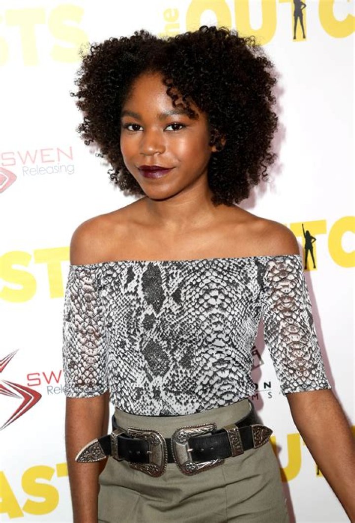 Details About Riele Downs Age, Height, Net Worth, Boyfriend, Bio