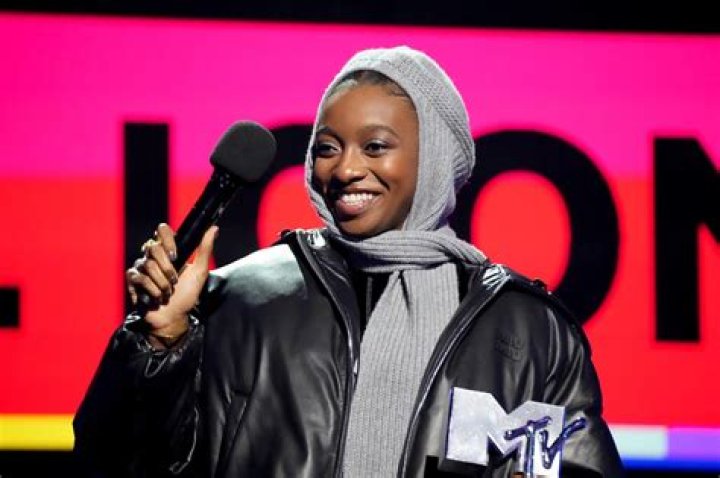 Diggin&rsquo; This Little Simz ft Cleo Soul &ldquo;Woman&rdquo; (Age 101 Records