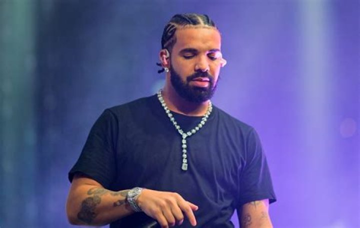 Drake's intimate dinner date with porn star Rosee Divine raises