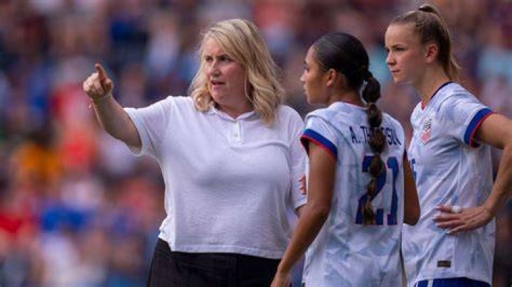 Emma Hayes &lsquo;overwhelmed with emotion&rsquo; after Chelsea reach Champions