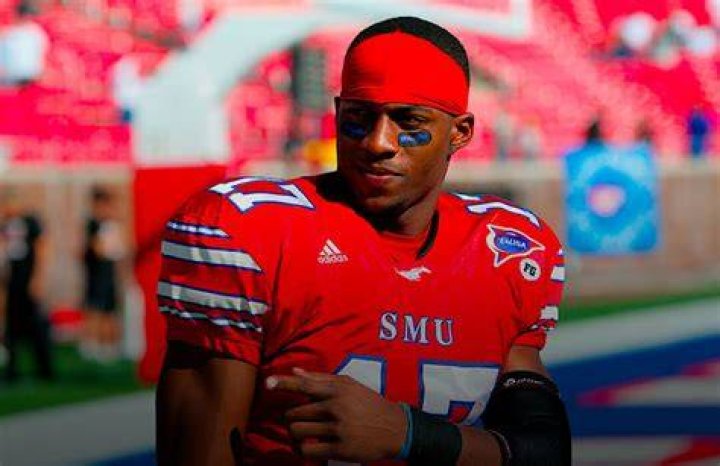 Emmanuel Sanders' Sexy AF Wife Is Taking A BLOWTORCH To His Reputation