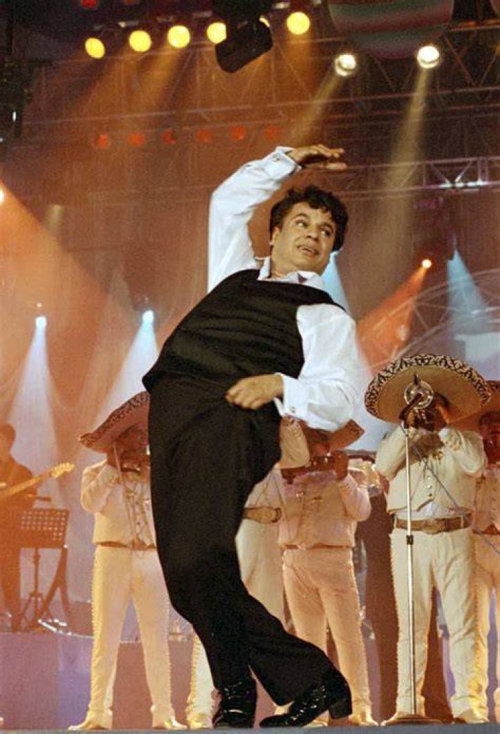 Ex m&aacute;nager de Juan Gabriel &iquest;confiesa que fue amante del cantante? (FOTO