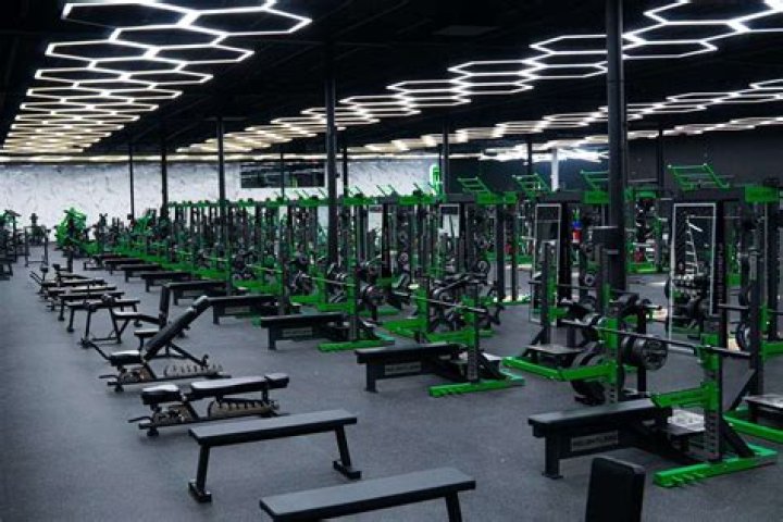 FUSION GYMS 77 Photos & 31 Reviews Gyms 505 Knorr St
