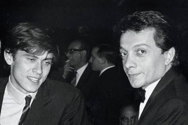 Gianni Morandi chi &egrave; carriera vita privata del cantante e attore
