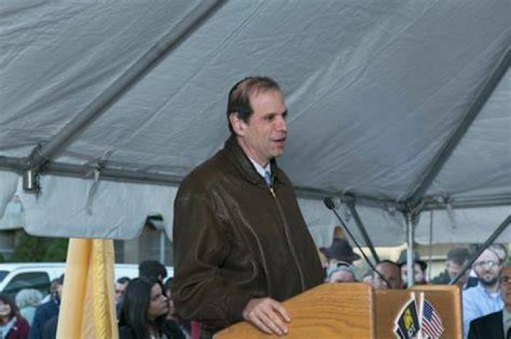 IDT Dedicates Newly Renovated HQ Building in Newark, NJ IDT Corp