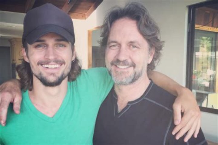 &iquest;Recuerdas a Guy Ecker de &lsquo;Caf&eacute;, con aroma de mujer&rsquo;? Ahora es su hijo