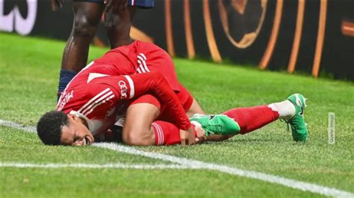 Jamal Musiala Vi&ecirc;n ngọc s&aacute;ng gi&aacute; của Bayern v&agrave; cơn mưa lời khen