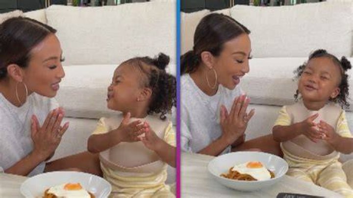 Jeannie MaiJenkins&rsquo; Daughter Hypnotized by Fake Snow Sweet Video