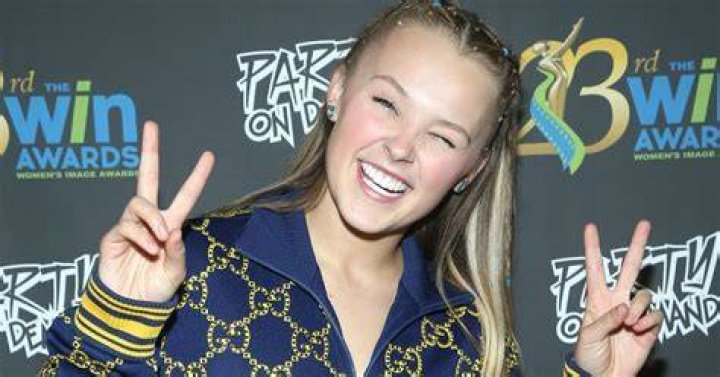 JoJo Siwa Was Criticized For Pretending To Be Pregnant, Here's The