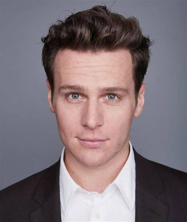 Jonathan Groff Bio, Wiki, Age, Partner, Wife, Glee, Mindhunter, Movies