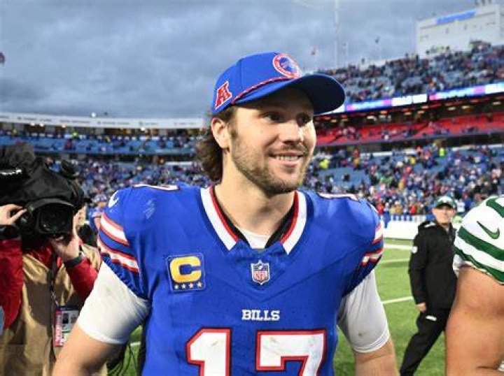 Josh Allen's girlfriend rocks Bills crop top ahead of win