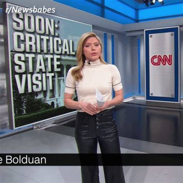 Kate Bolduan of CNN Athletic tank tops, Style, Fashion
