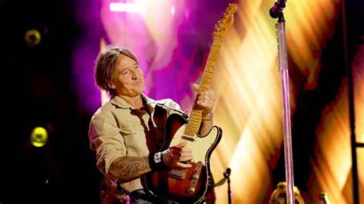 Keith Urban 'abandons' his brother Shane because of Nicole Daily Mail