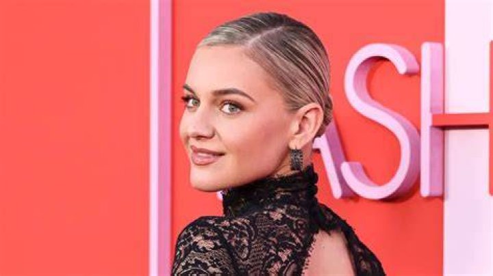Kelsea Ballerini: Pregnancy Journey Unveiled - Exclusive Insights