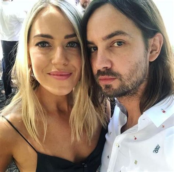 Kevin Parker Esposa, Fumar, Origen, Tatuajes y Patrimonio 2024 Taddlr