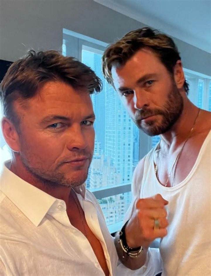 Luke Hemsworth's Wife — Facts about Samantha Hemsworth