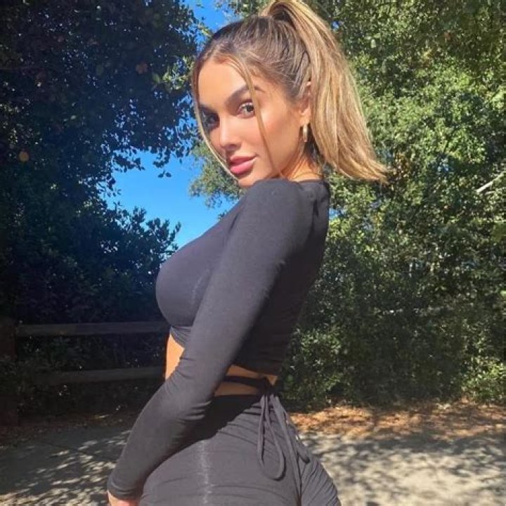 Lyna Perez Bio, Wiki, Age, Height, Husband, Family, Showroom, Plastic
