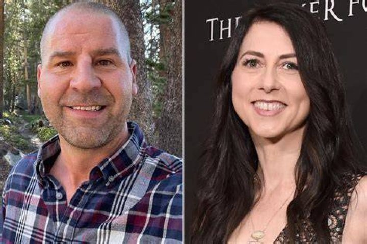 Mackenzie Scott Husband Dan Jewett Age Trending News 8488g1