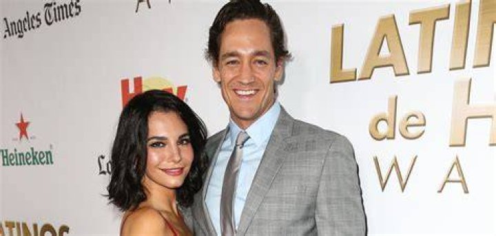 Martha Higareda y Cory Brusseau m&aacute;s enamorados que nunca a un a&ntilde;o de