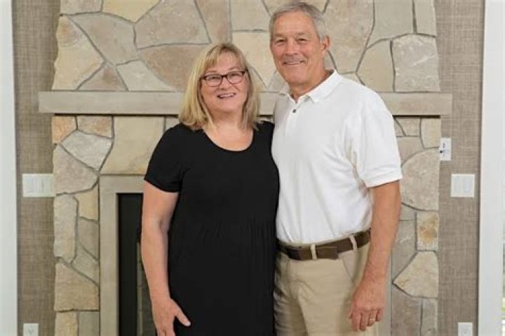 Mary Ferentz coach Kirk Ferentz' Wife (Bio, Wiki, pics)