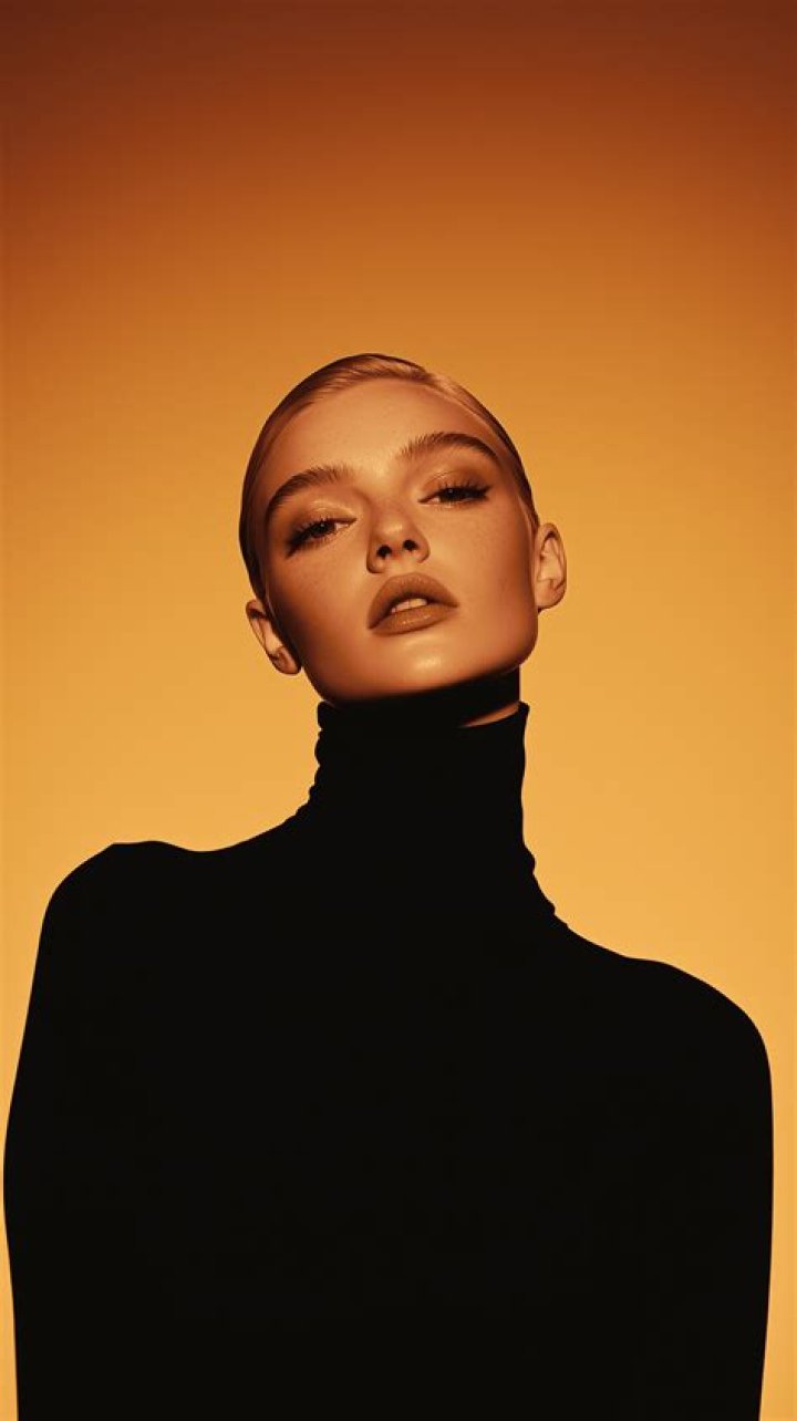 Model shot in neck while driving, dies after taken off life support