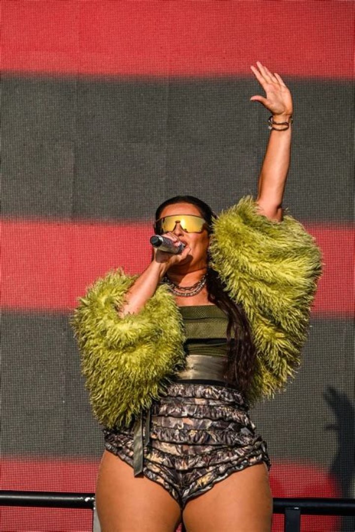 Nelly Furtado admits she was thrown out of a high school gang London