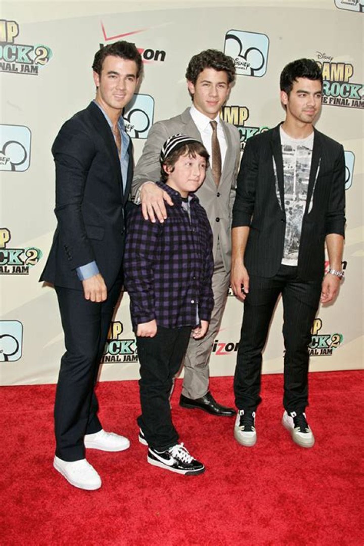 Nick Jonas Siblings Meet Frankie, Joe And Kevin