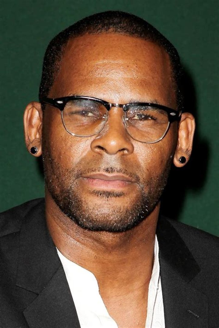 Photos of R.Kelly's former girlfriend Dominique Gardner baby YouTube