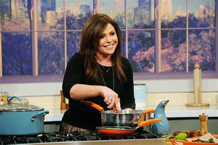 Rachael Ray's inspiring health journey at 52, she looks stunning