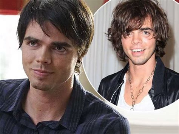 Reid Ewing reveals struggle with plastic surgery addiction 88.7 The Pulse