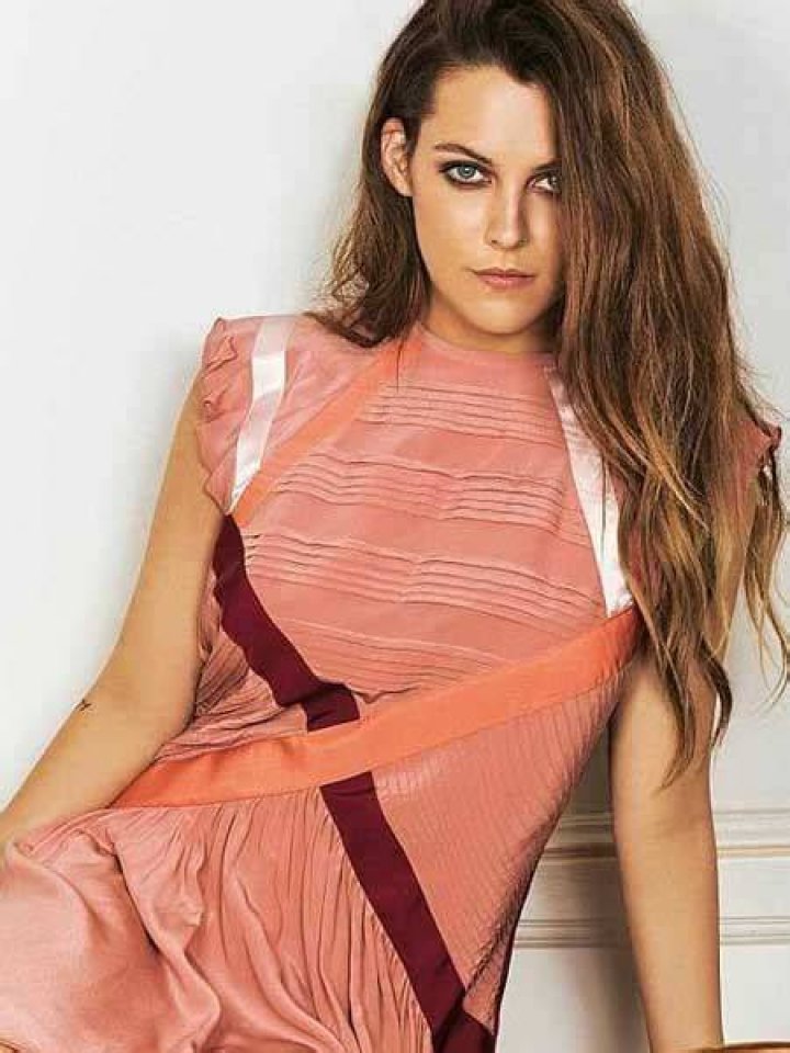 Riley Keough Height Weight Body Statistics Trivia Healthy Celeb