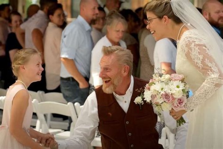 Rory Feek's Daughter Hopie Marries Her Fianc&eacute;e Wendy In A Sweet