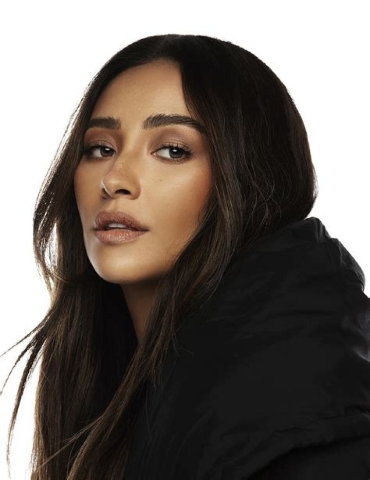 Shay Mitchell photo 1563 of 1786 pics, wallpaper photo 1114828